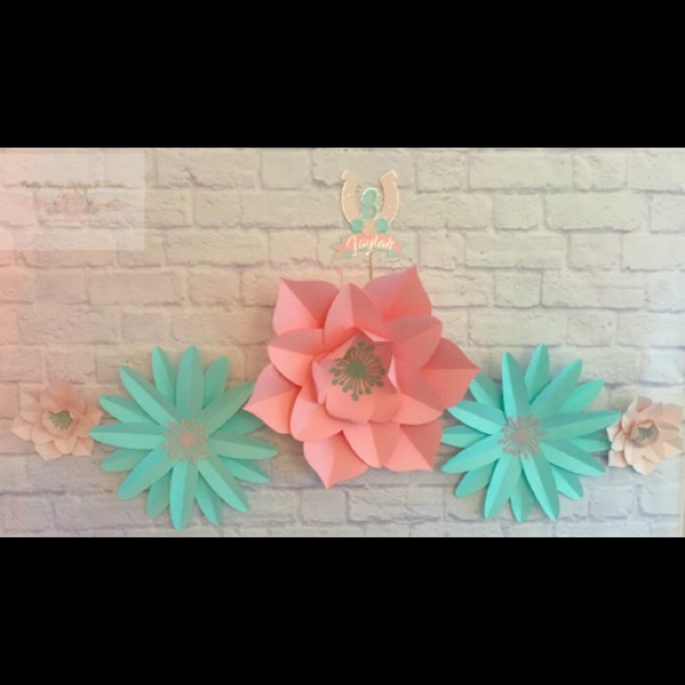 Paper Flower Set - Picture 2 of 5